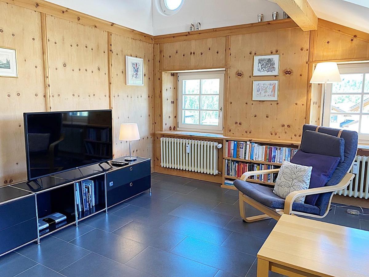 Alpenstil - 60m2 Dachstockwohnung Mit Garage - Bm186 Pontresina
