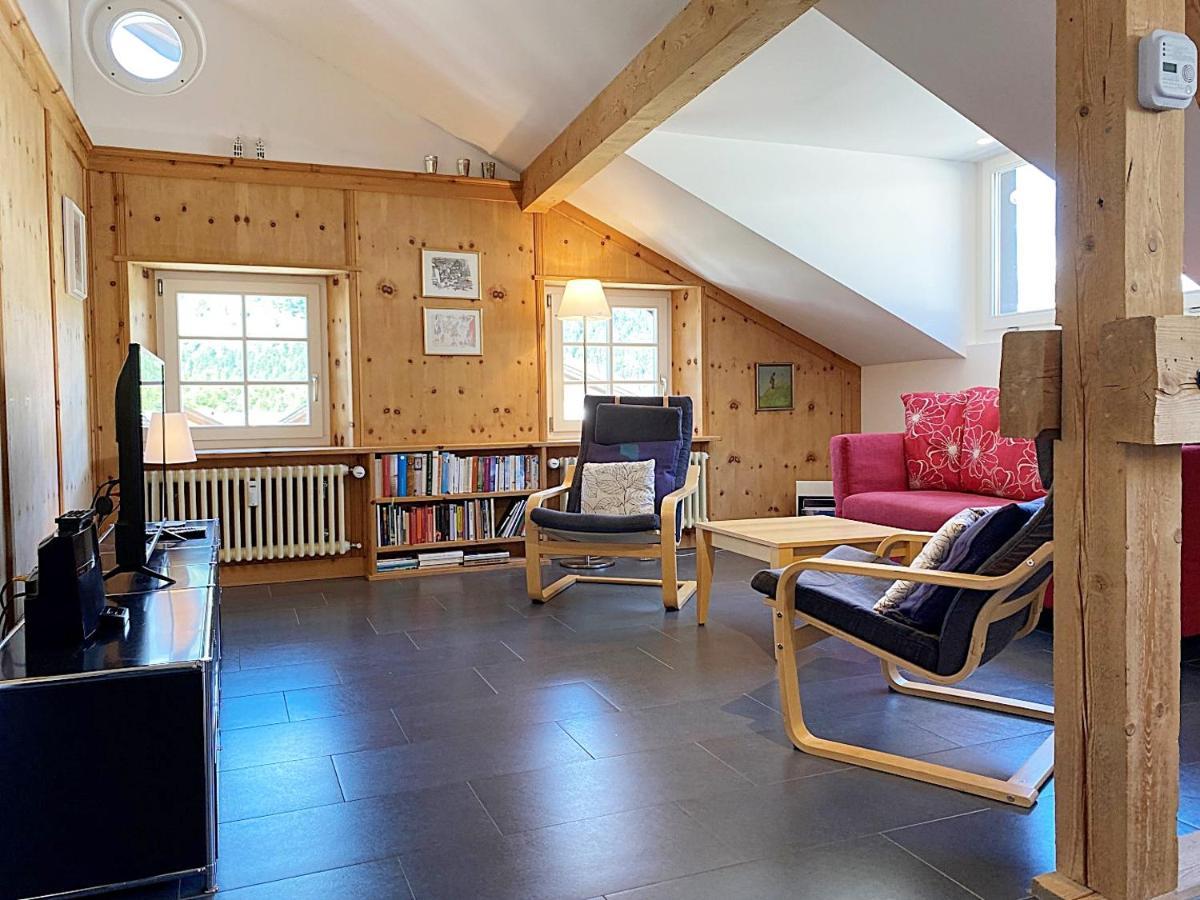 Alpenstil - 60m2 Dachstockwohnung Mit Garage - Bm186 Apartmán Pontresina